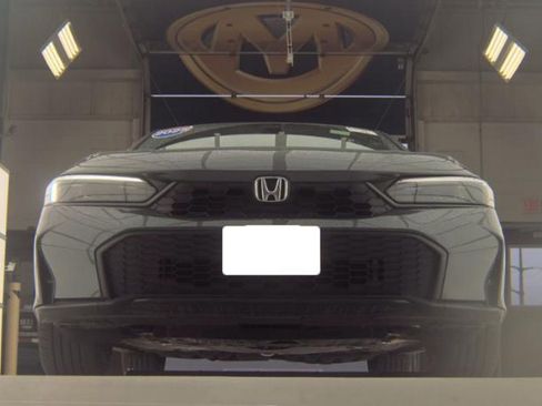 Used 2025 Honda Civic Sport image 3