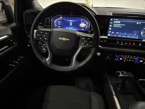 Used 2026 Chevrolet Silverado 1500 LT AWD/4WD image 11