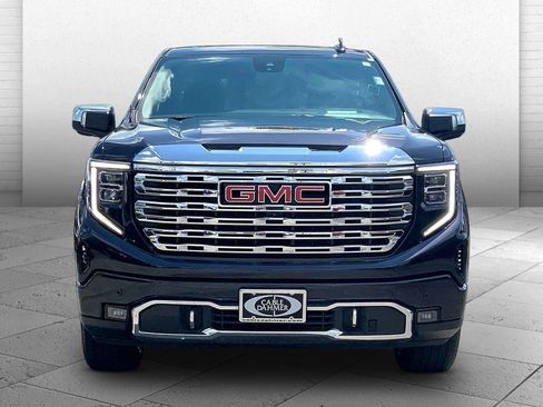 Used 2023 GMC Sierra 1500 Denali w/ Technology Package AWD/4WD image 2