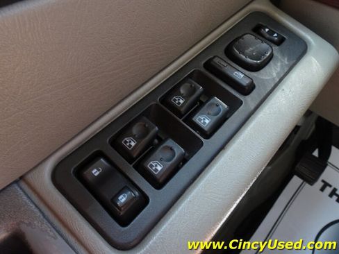 Used 2004 HUMMER H2 w/ Preferred Equipment Group AWD/4WD image 27