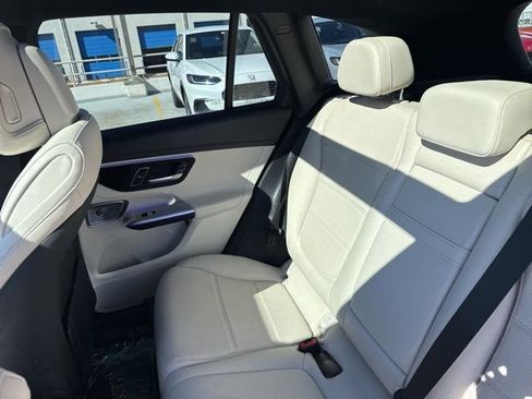 Used 2023 Mercedes-Benz GLC 300 4MATIC image 26