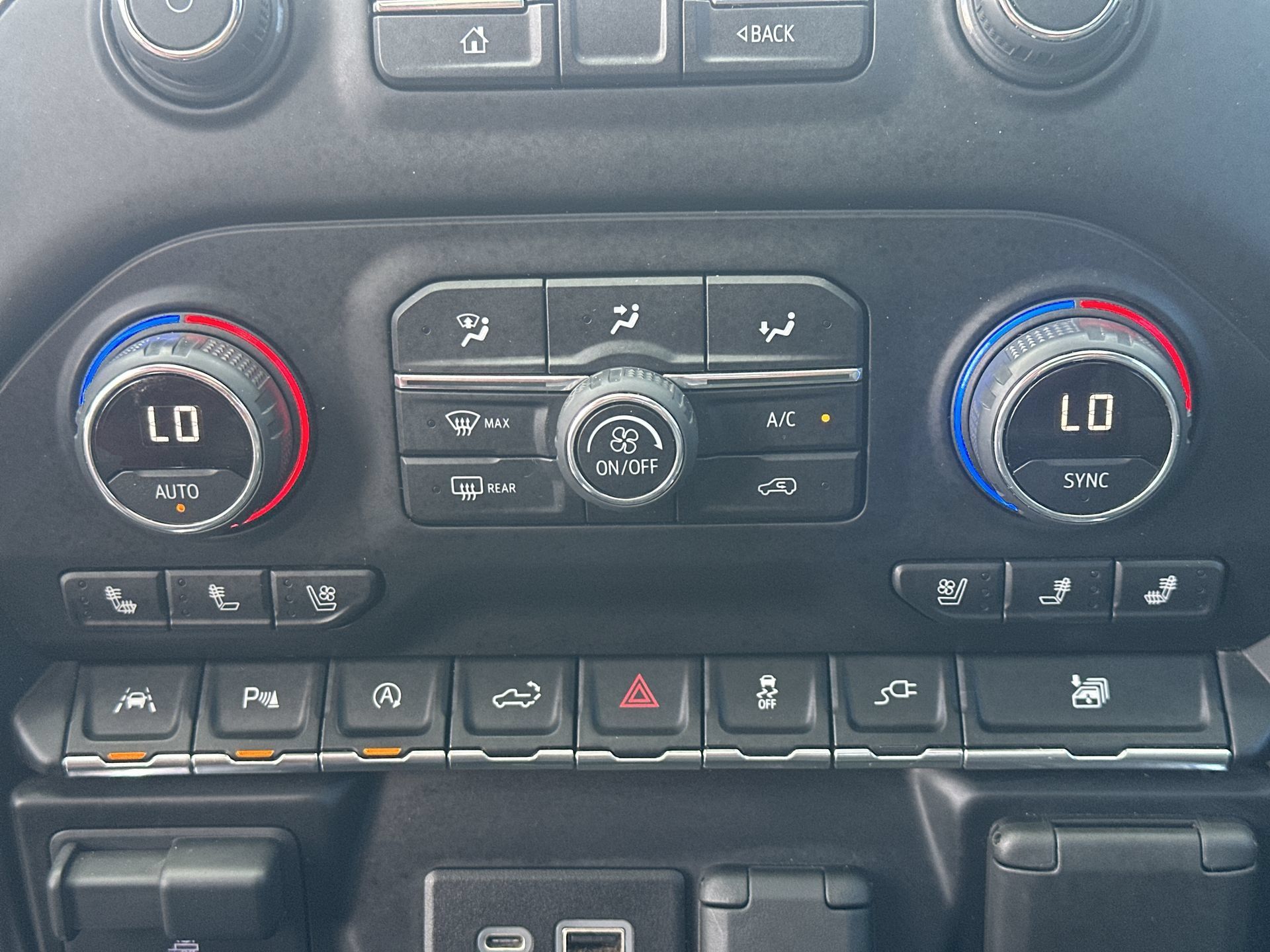 Used 2020 Chevrolet Silverado 1500 High Country w/ Trailer Camera Package AWD/4WD image 24