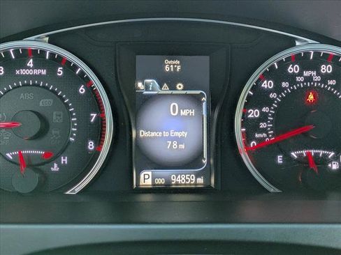 Used 2017 Toyota Camry SE image 11