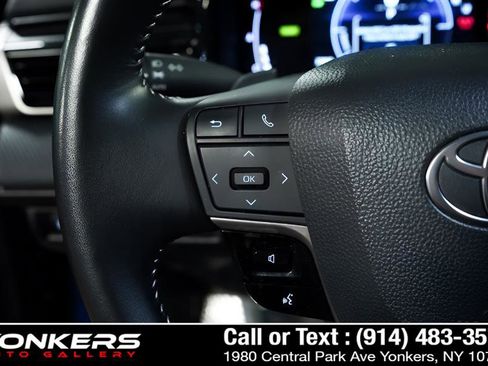 Used 2025 Toyota Camry SE image 57