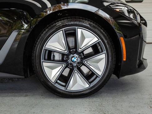 Used 2025 BMW i4 eDrive40 w/ Driving Assistance Package image 11