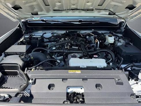Certified 2025 Toyota Tacoma SR5 AWD/4WD image 56