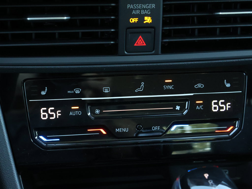 Certified 2026 Volkswagen Jetta SE FWD image 19