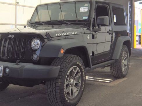 Used 2017 Jeep Wrangler Rubicon w/ Power Convenience Group image 3