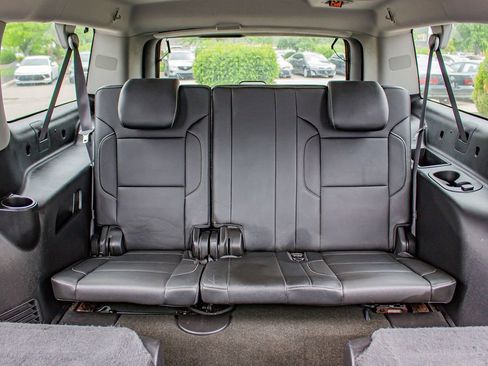 Used 2017 Chevrolet Suburban Premier AWD/4WD image 18