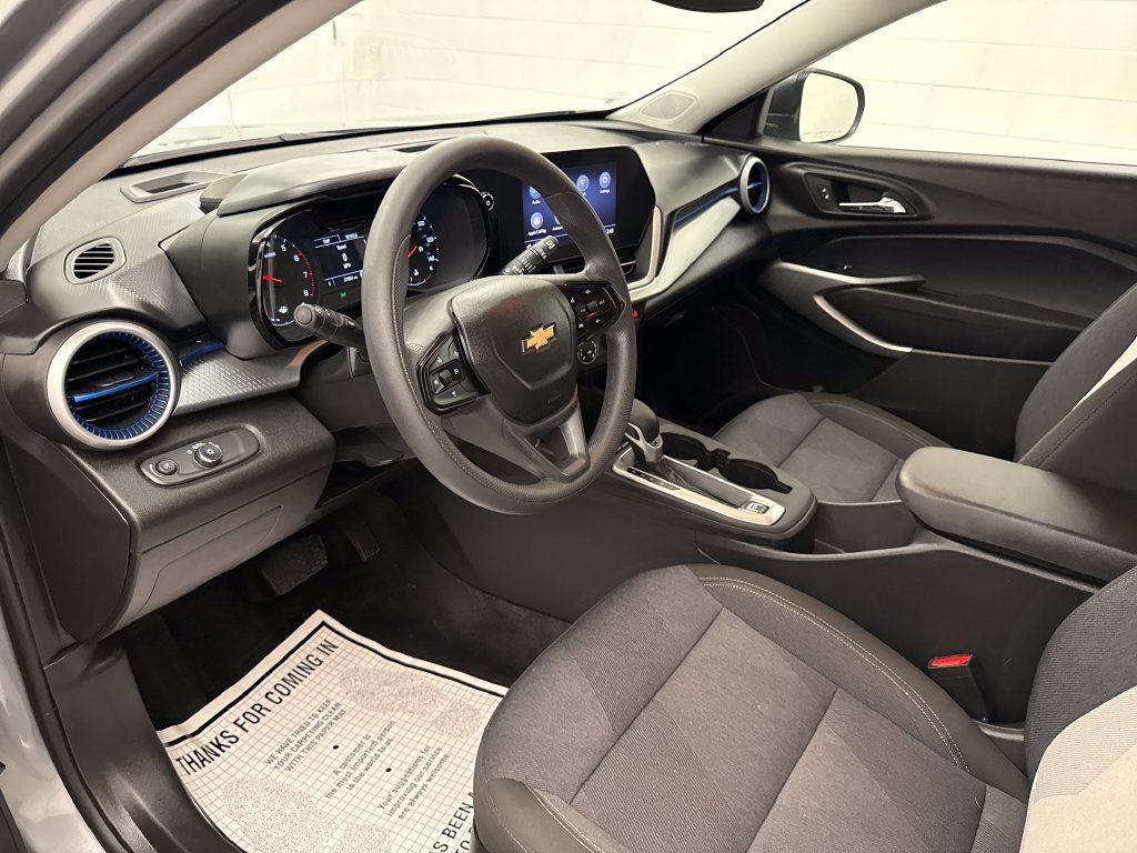 Used 2024 Chevrolet Trax LS FWD image 10