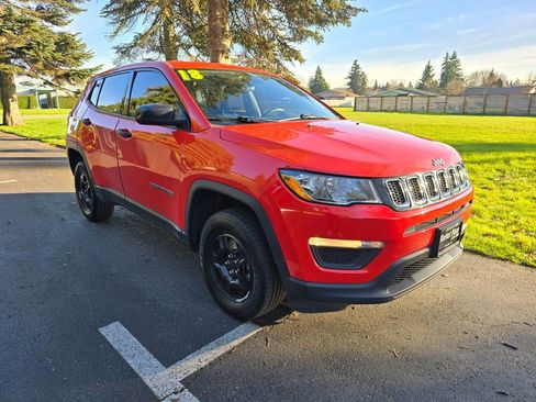 Used 2018 Jeep Compass Sport w/ Cold Weather Group image 9