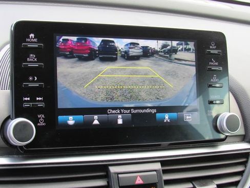 Used 2021 Honda Accord Touring image 14