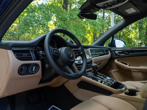 New 2026 Porsche Macan image 4