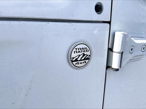 Used 2019 Jeep Wrangler Sport AWD/4WD image 7