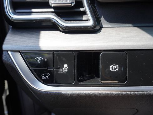 Used 2024 Kia Sportage X-Line w/ X-Line Premium Package AWD/4WD image 42