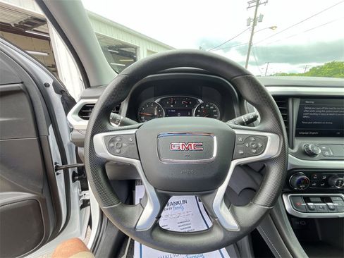 Used 2023 GMC Acadia SLE w/ Driver Convenience Package image 14