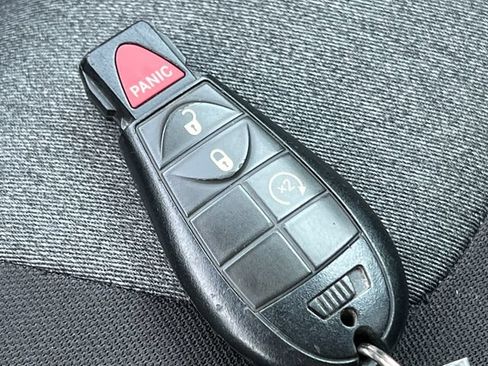 Used 2018 Jeep Cherokee Latitude w/ Altitude Package AWD/4WD image 20