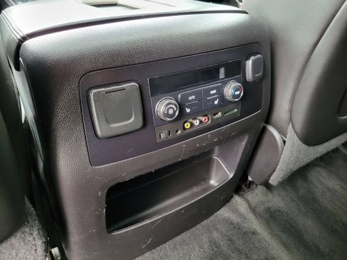 Used 2015 GMC Yukon Denali w/ Touring Package AWD/4WD image 31