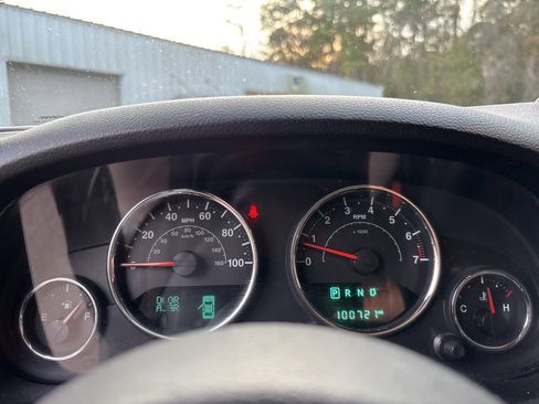 Used 2015 Jeep Wrangler Unlimited Sahara w/ Max Tow Package image 15