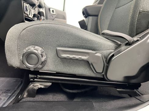 Used 2025 Jeep Wrangler Unlimited Sahara image 10