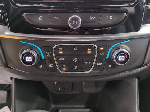 Used 2023 Chevrolet Traverse RS AWD/4WD image 10