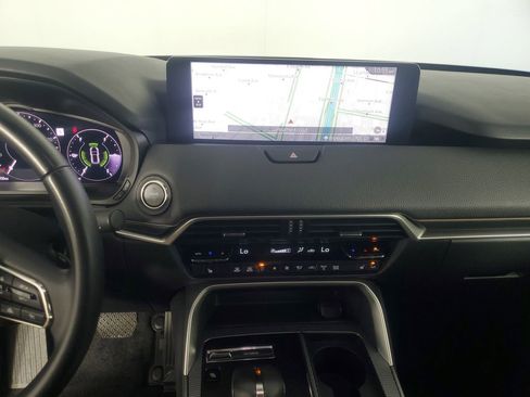 Used 2025 MAZDA CX-70 Plug-In Hybrid w/ Premium Pkg image 16