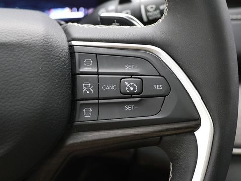 Used 2023 Jeep Grand Cherokee 30th Anniversary image 21