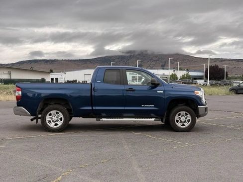 Used 2015 Toyota Tundra SR5 AWD/4WD image 6