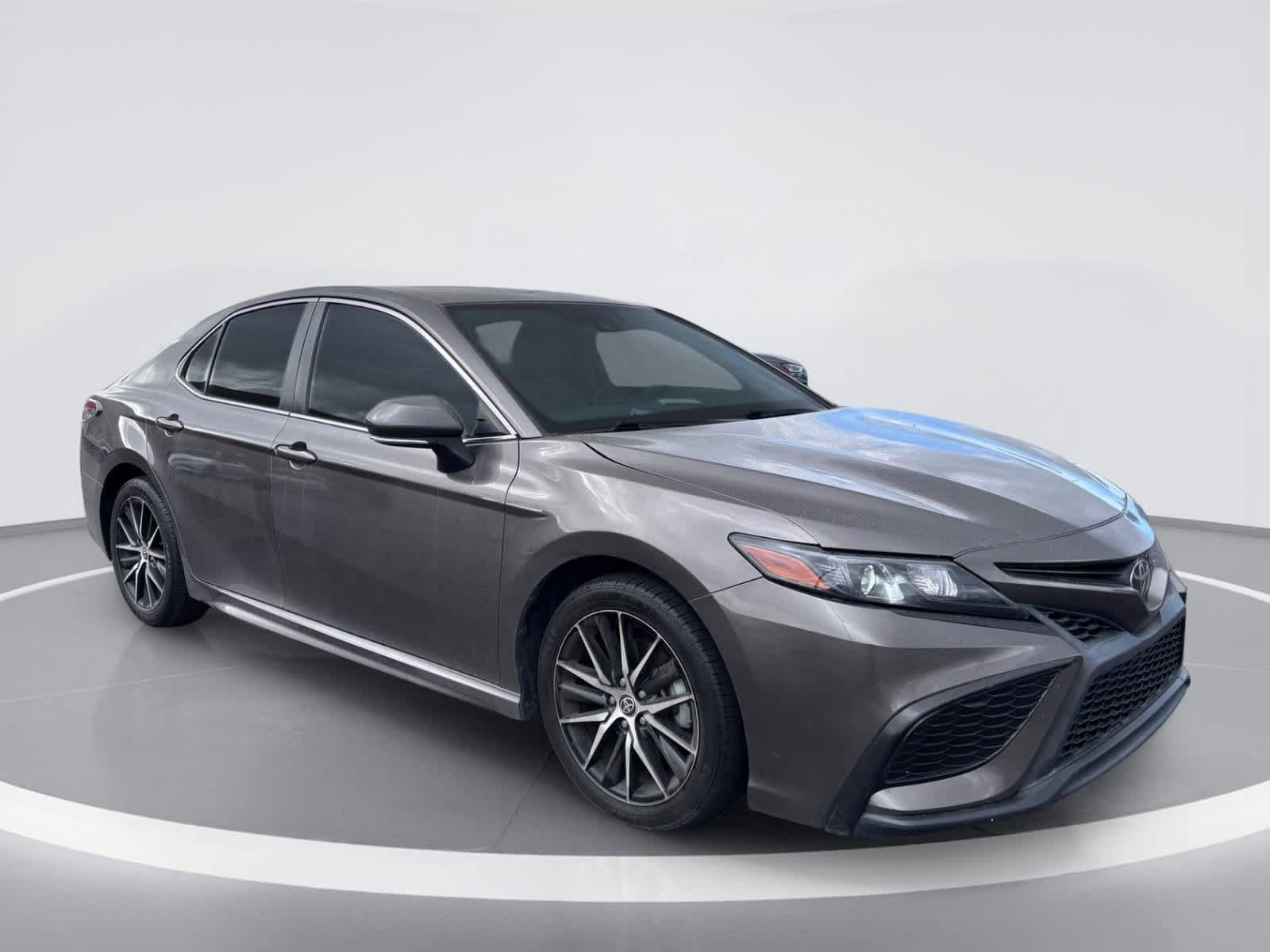 Used 2022 Toyota Camry SE FWD image 7