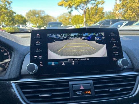 Used 2022 Honda Accord Sport image 7