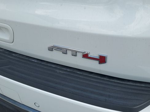 Used 2022 GMC Yukon AT4 image 7