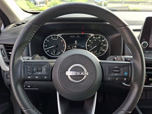 Used 2024 Nissan Rogue SV w/ SV Premium Package AWD/4WD image 21