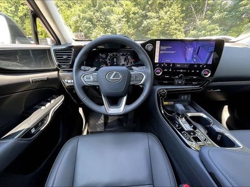 Used 2024 Lexus NX 350 AWD image 8