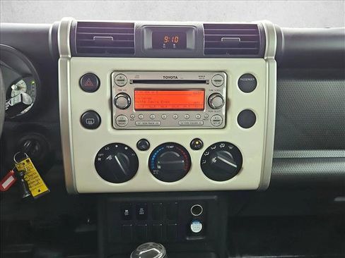 Used 2013 Toyota FJ Cruiser 2WD w/ Convenience Pkg image 14