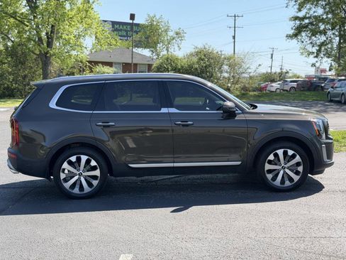 Used 2022 Kia Telluride S image 6