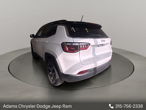 Used 2025 Jeep Compass Limited AWD/4WD image 4