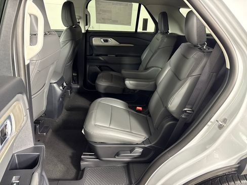 New 2026 Ford Explorer Active w/ Active Comfort Package RWD image 28