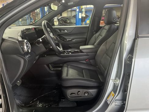 New 2026 Chevrolet Equinox LT w/ Convenience Package II AWD/4WD image 9