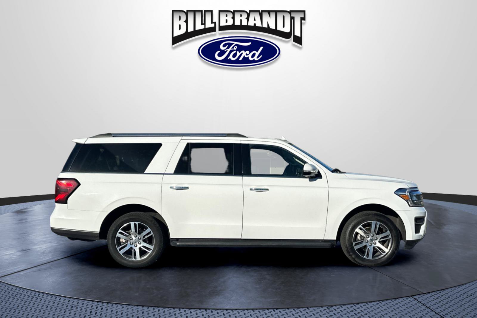 Used 2024 Ford Expedition Max Limited AWD/4WD image 2