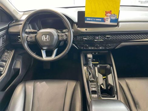 Used 2023 Honda Accord Touring image 11