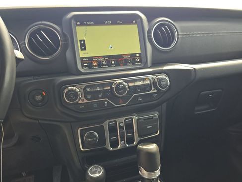 Used 2023 Jeep Wrangler Unlimited Sahara w/ Cold Weather Group AWD/4WD image 6