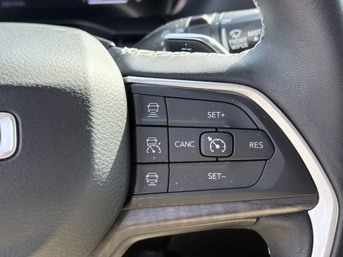 Used 2022 Jeep Grand Cherokee Limited AWD/4WD image 15