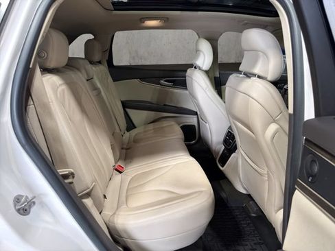 Used 2019 Lincoln Nautilus Reserve AWD/4WD image 23