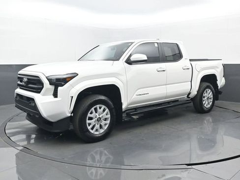 Used 2025 Toyota Tacoma SR5 RWD image 21
