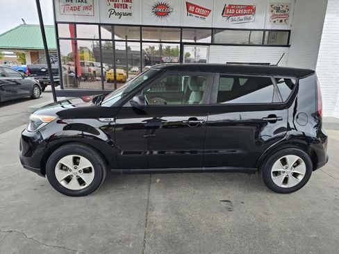 Used 2015 Kia Soul FWD image 3