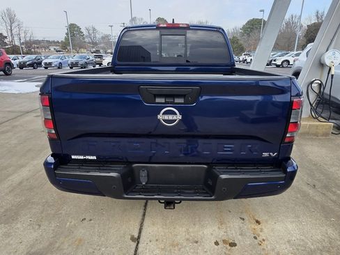 Used 2022 Nissan Frontier SV image 4