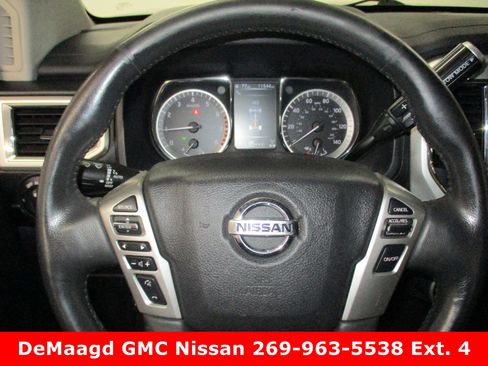 Used 2017 Nissan Titan SV image 17