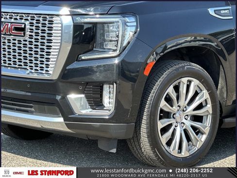 Used 2022 GMC Yukon XL Denali AWD/4WD image 9