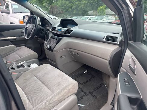 Used 2011 Honda Odyssey EX image 8