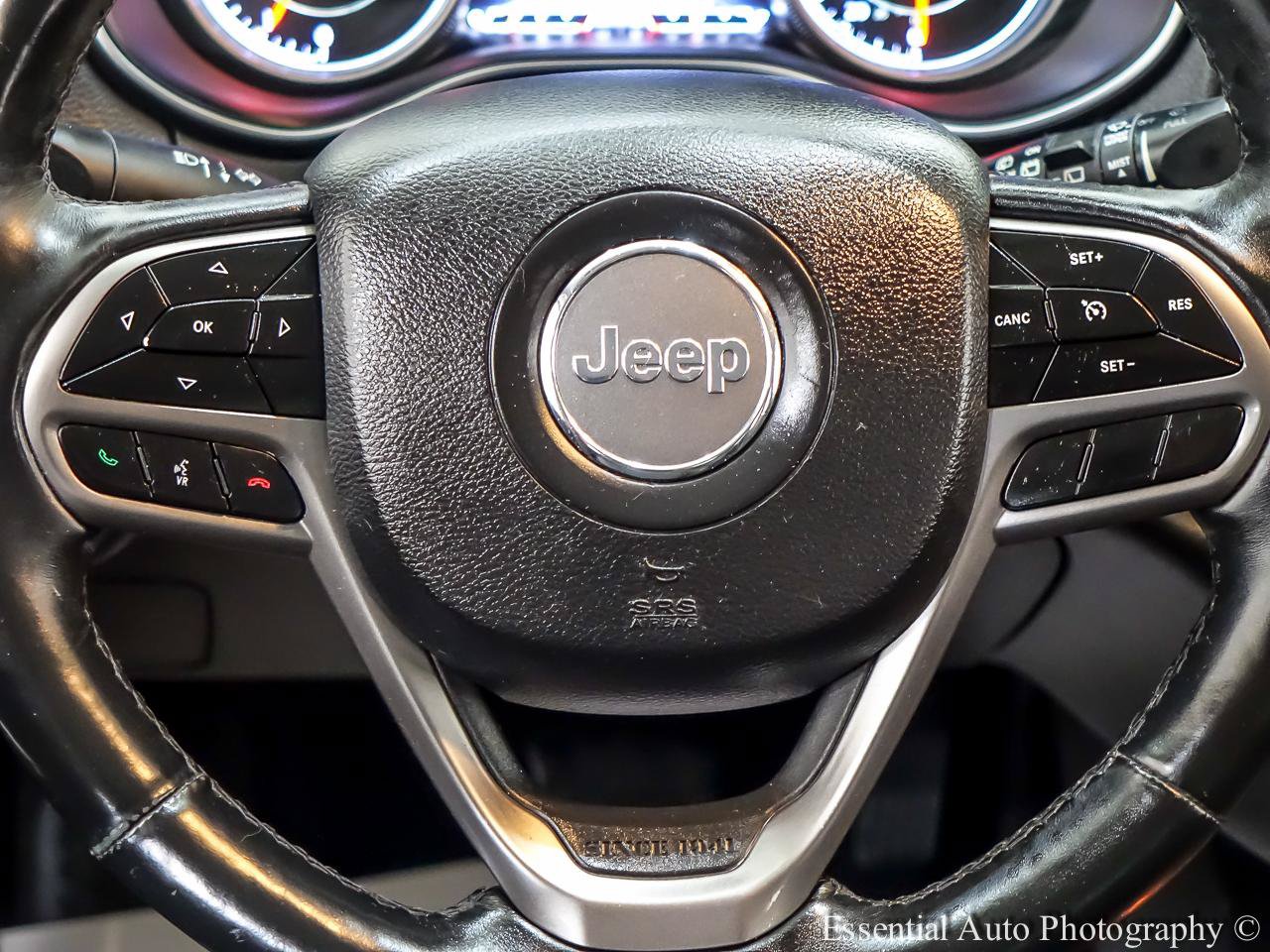 Used 2019 Jeep Cherokee Limited AWD/4WD image 18
